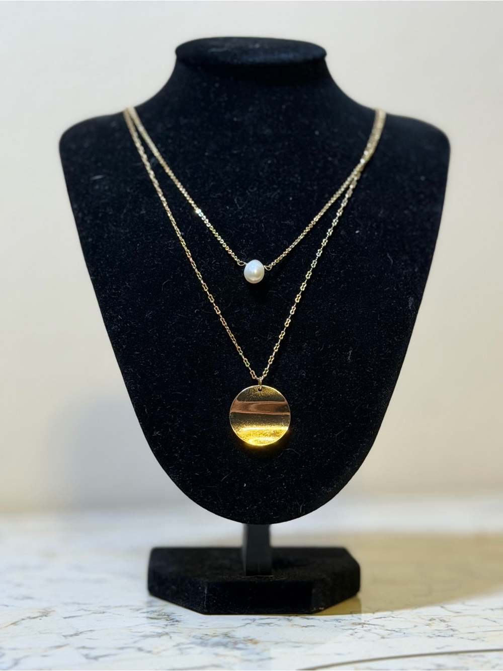 Gold plated Double-Layer Pendant Necklace with real Pearl Accent